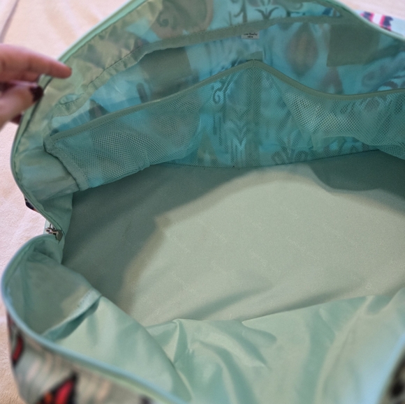 Vera Bradley weekender nag tote like new - Picture 5 of 6